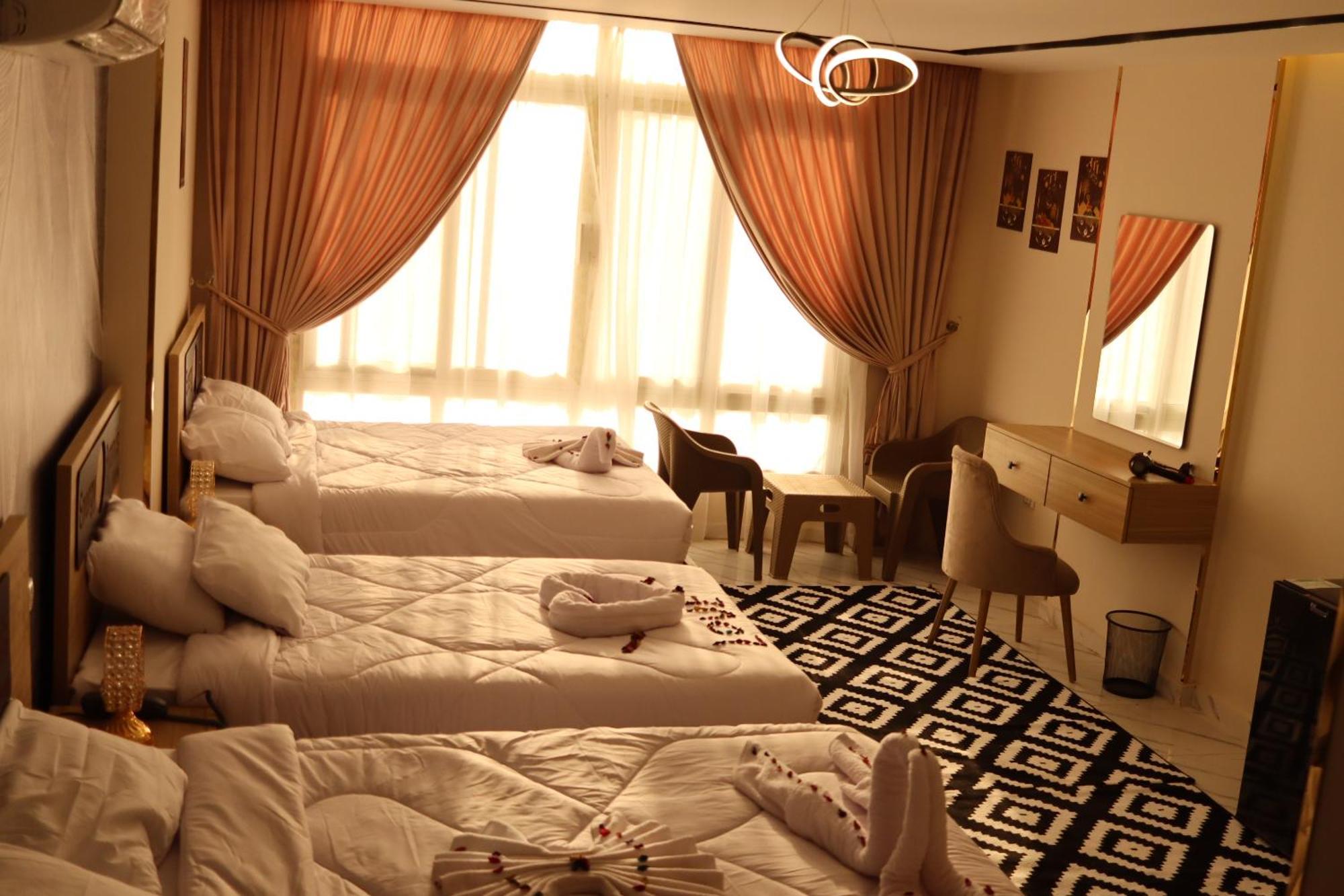 Energy Pyramids View Hostel Kafrat al Jabal Exterior photo