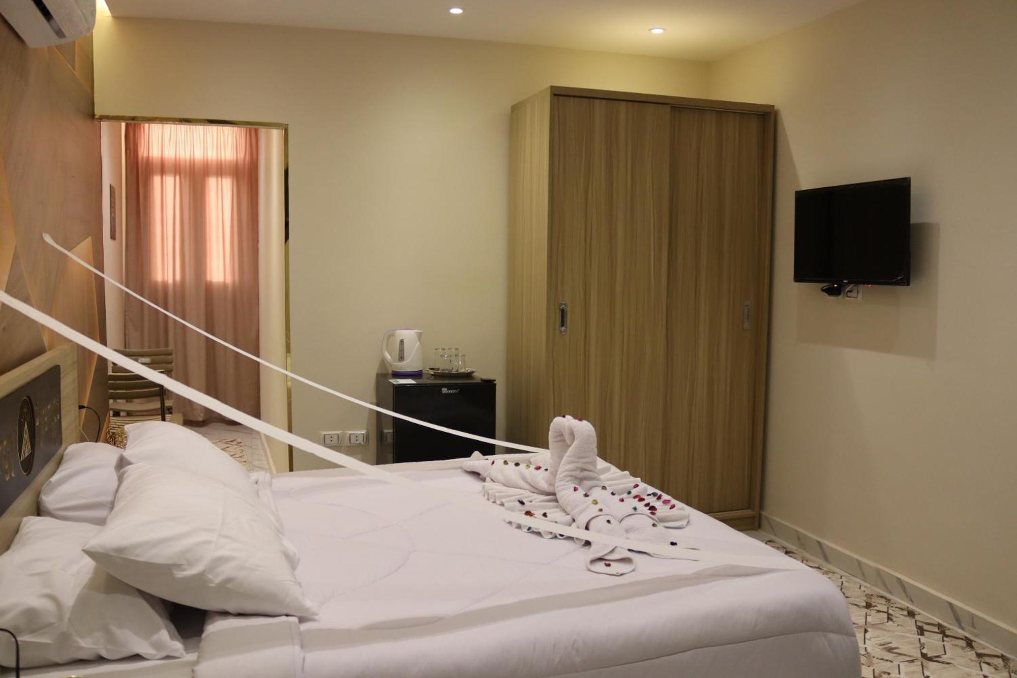 Energy Pyramids View Hostel Kafrat al Jabal Exterior photo
