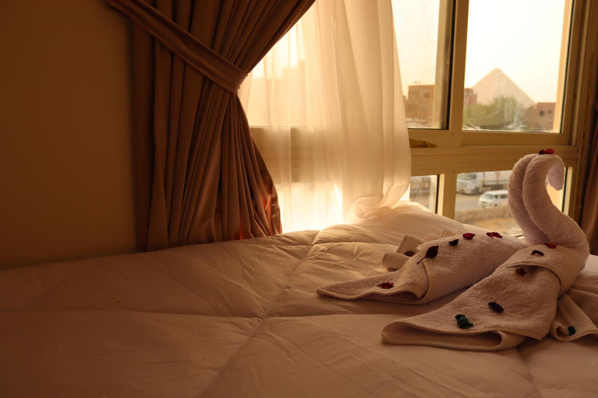 Energy Pyramids View Hostel Kafrat al Jabal Exterior photo