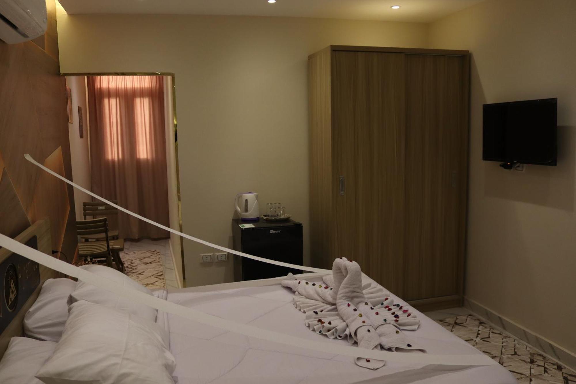 Energy Pyramids View Hostel Kafrat al Jabal Exterior photo